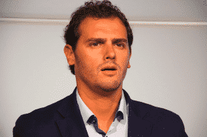 Albert-Rivera-propone-candidatos-rechazan-mientras-Ciudadanos-se-divide-moción-censura