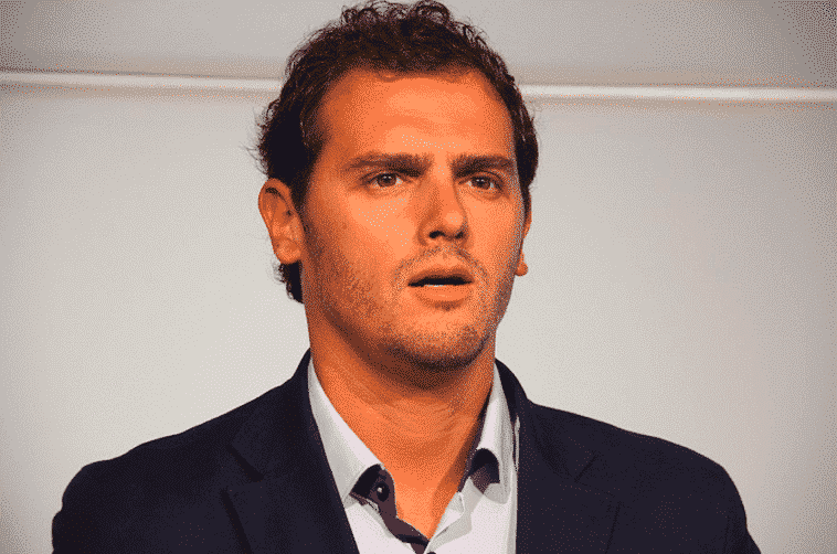 Albert-Rivera-propone-candidatos-rechazan-mientras-Ciudadanos-se-divide-moción-censura